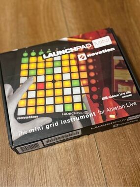 Launchpad Mini - Black LED Grid Controller for Ableton Live